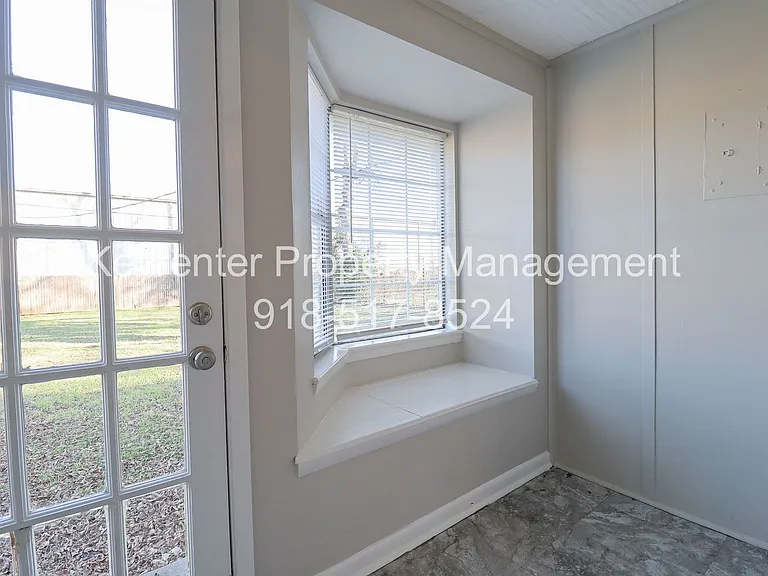 723 N Gary Pl — Photo 12