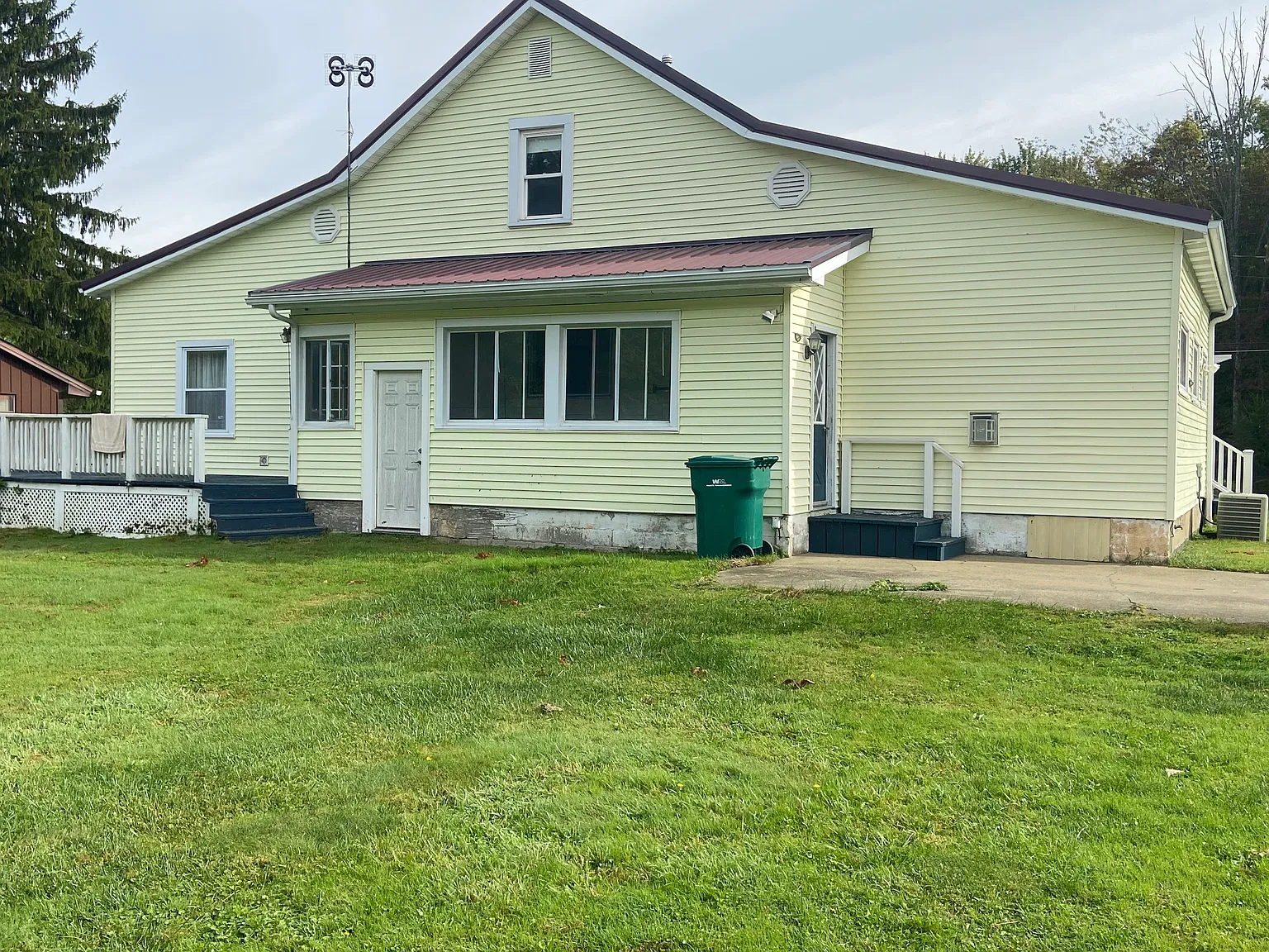 3 bed, 1700 sqft, $1,200 — Photo 1