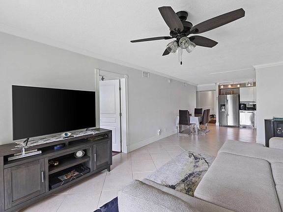 4th image of 3020 Florida Boulevard #202-c
