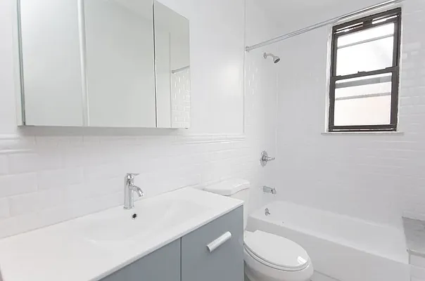 Rented by Jonis Realty | media 5