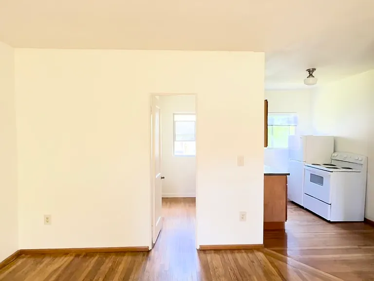 3804 N Haight Ave #8 — Photo 4