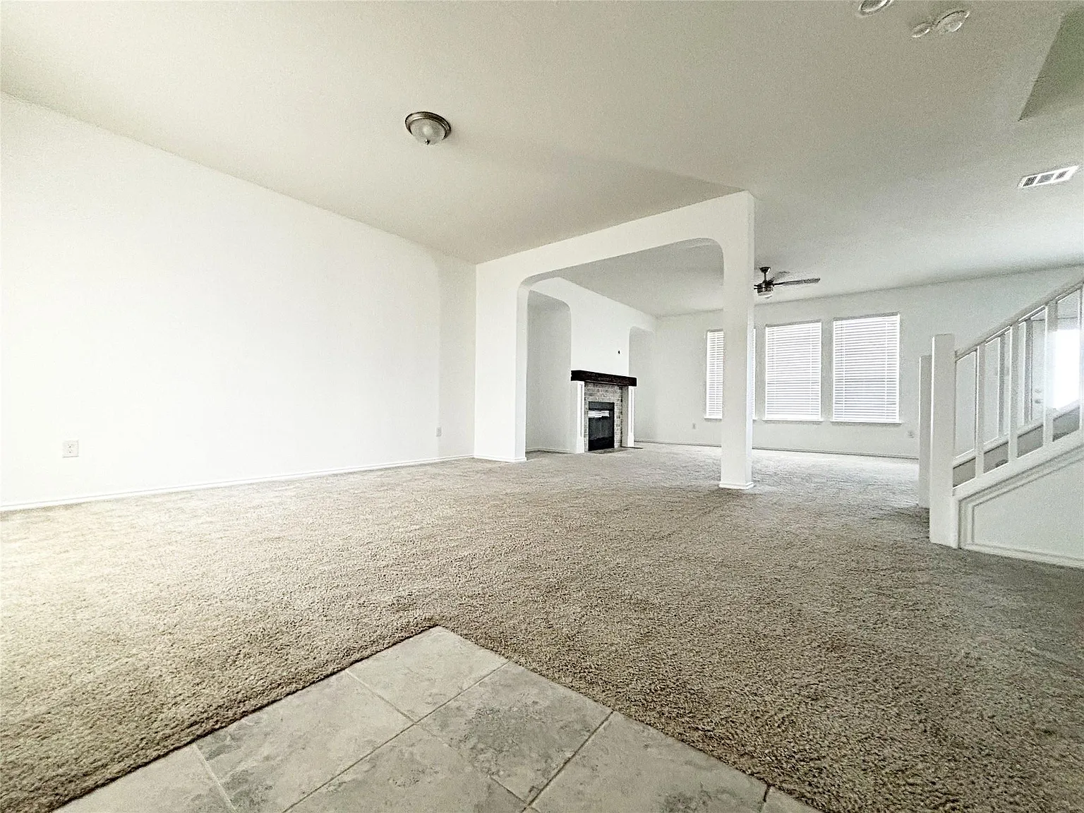 3 bed, 2.5 bath, 2632 sqft, $2,100 — Photo 4