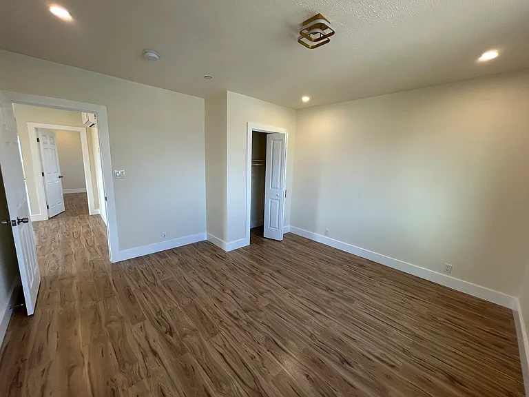 236 Vernon Ave #1 — Photo 13