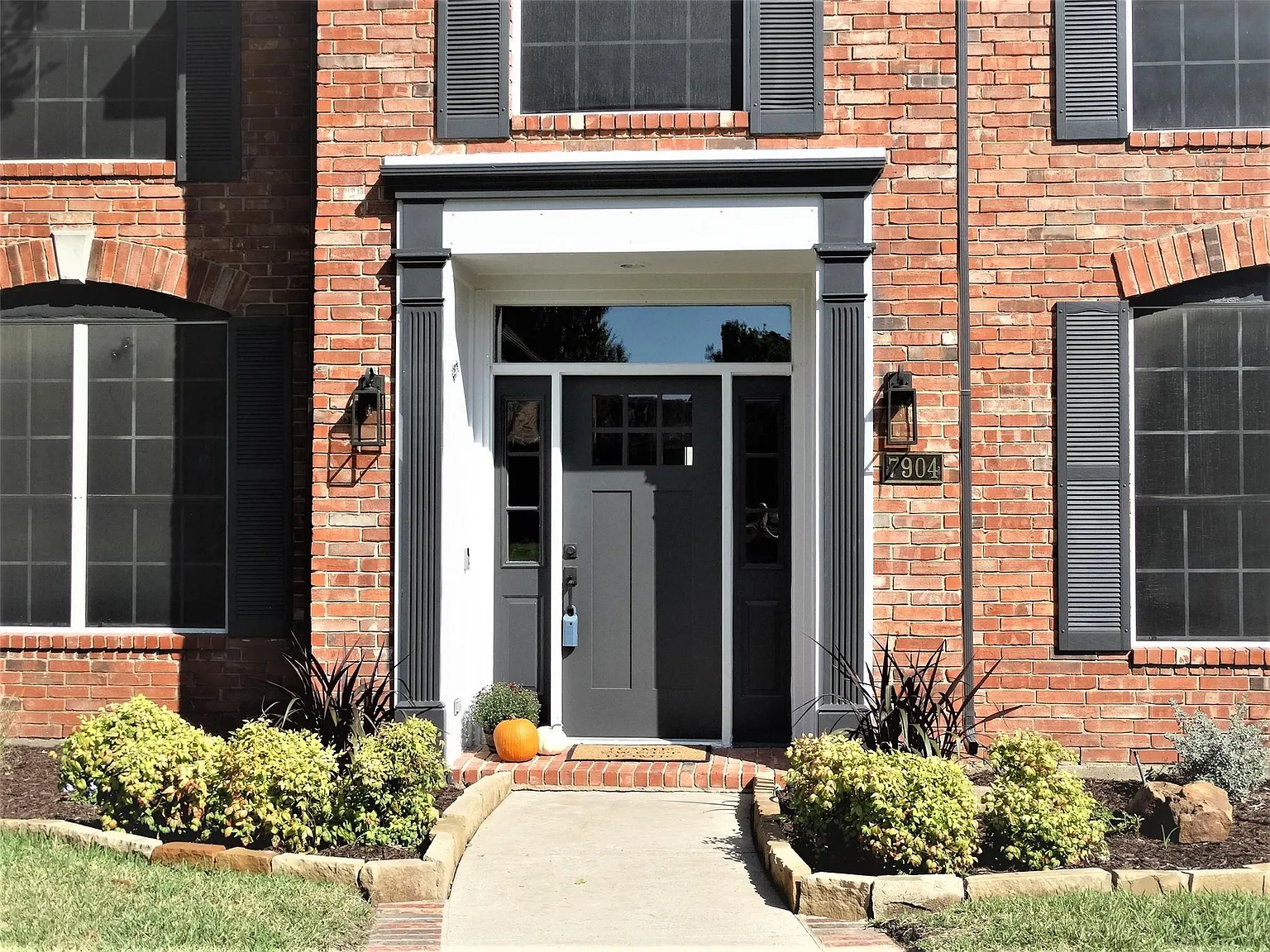 4 bed, 3605 sqft, $3,595 — Photo 2