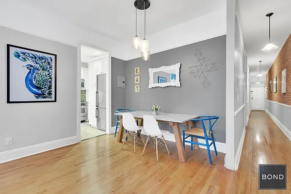 Sold by Bond New York | media 14