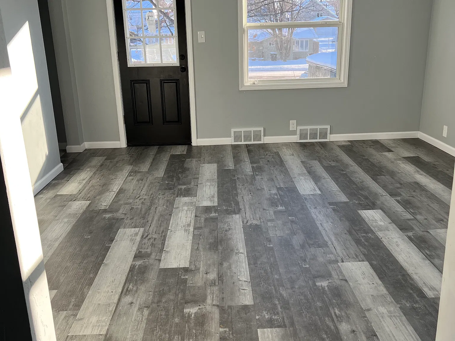 824 E C St — Photo 1