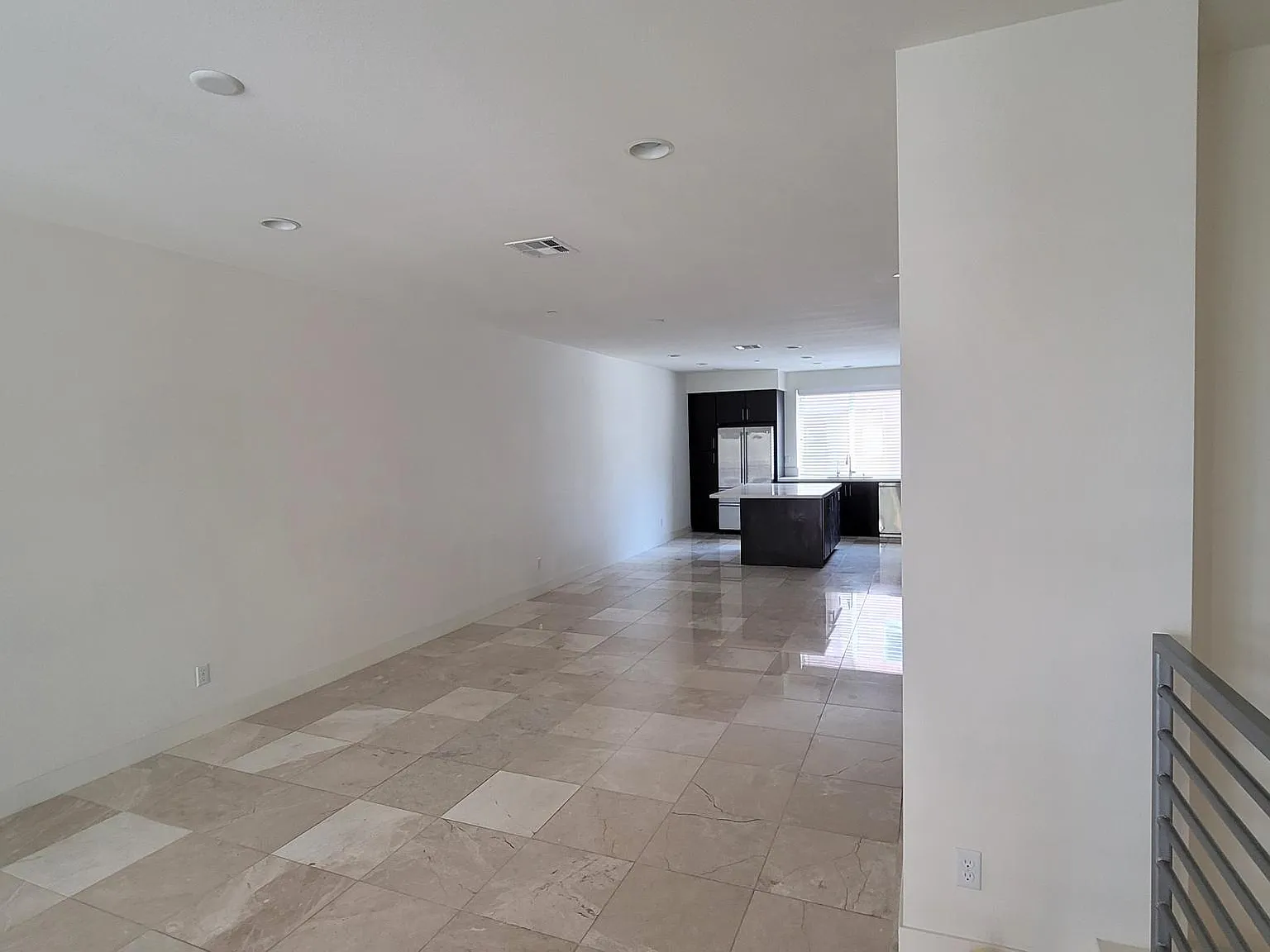 3 bed, 3.5 bath, 2349 sqft, $5,800 — Photo 4