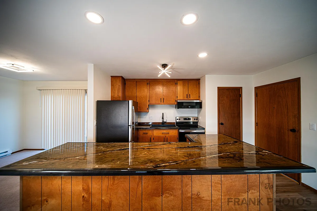 Building Photo - 400 Hubbell Dr #3