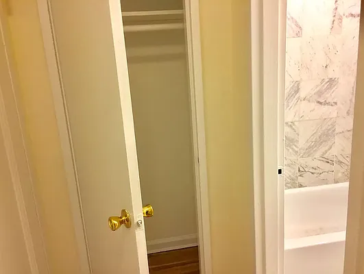 Rented by HOLTON REAL ESTATE INC. | media 20