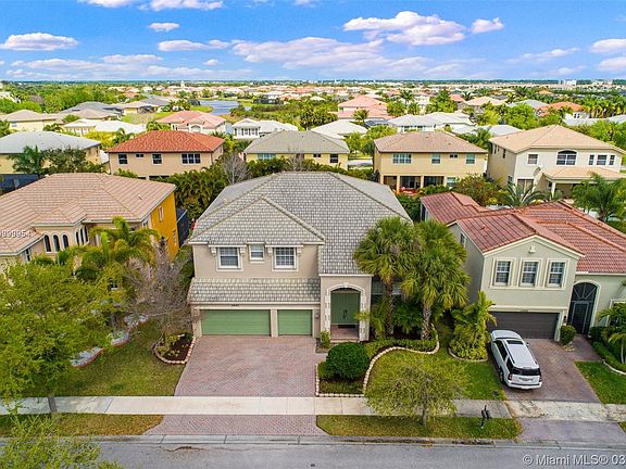 3rd image of 11442 SW Hillcrest Cir