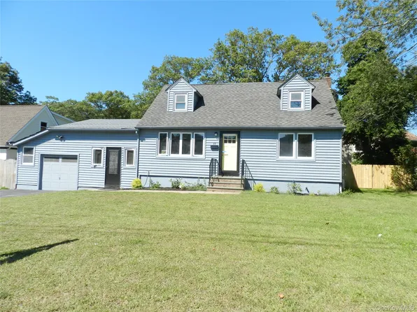 39 W 3rd Street, Patchogue, NY 11772