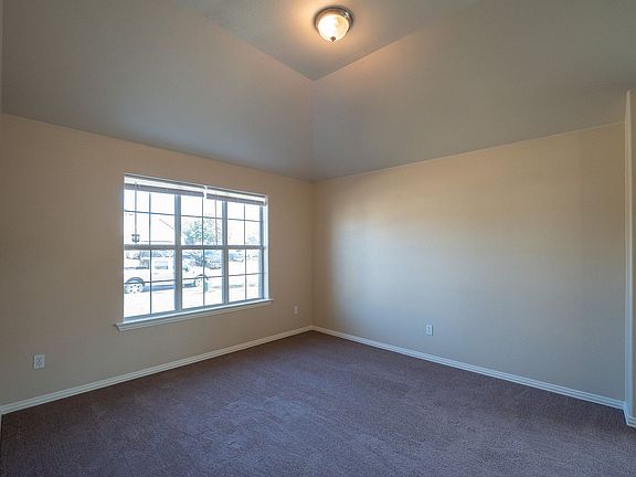 3rd image of 1405 Julie St