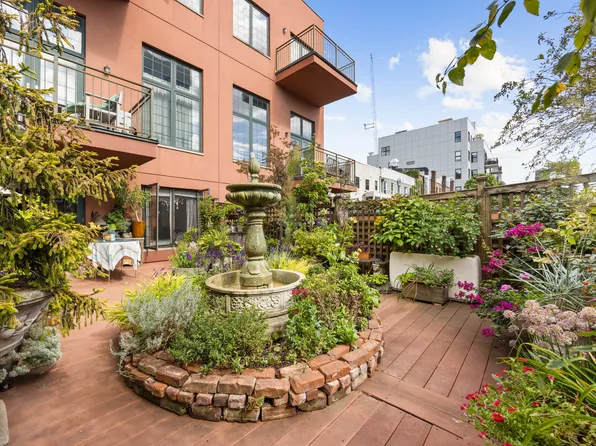 607 Manhattan Avenue image 10 of 16