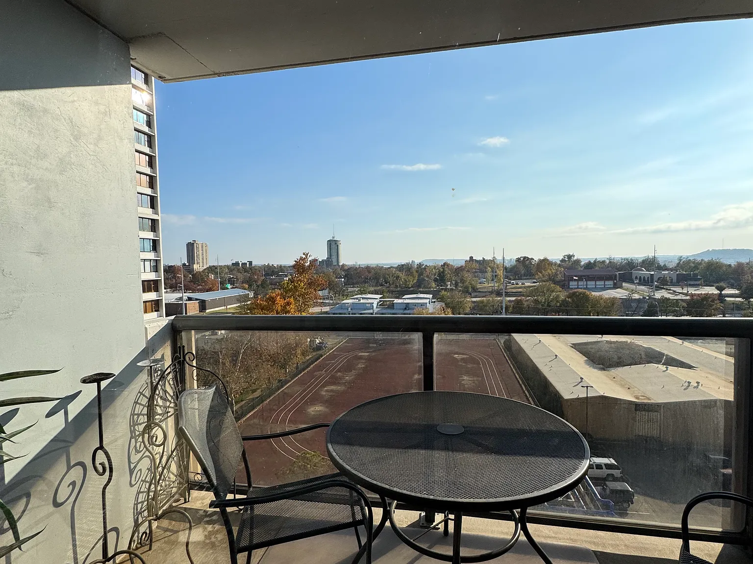 450 W 7th St — Photo 4
