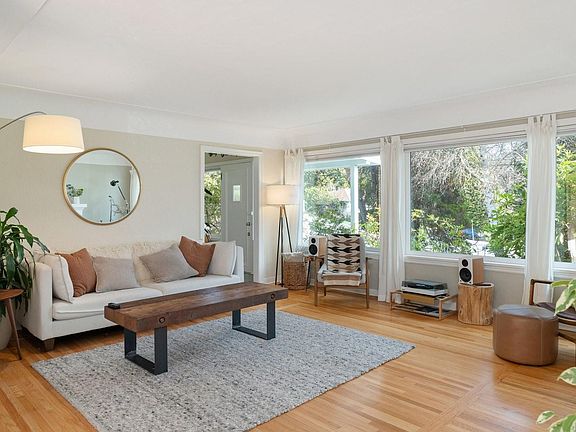 5th image of 2533 Sinclair Rd