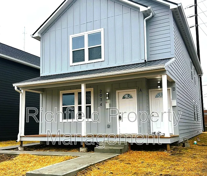 2034A E Maryland St — Photo 1