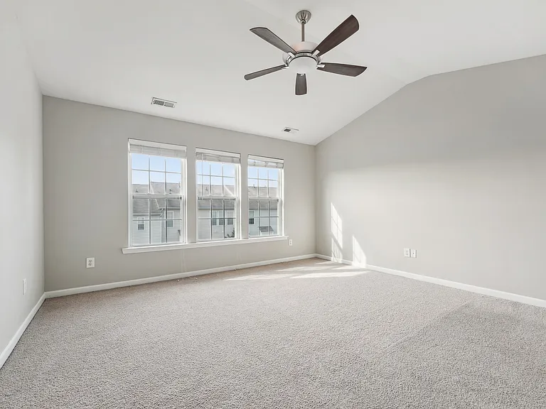 8223 Pilots View Dr — Photo 14