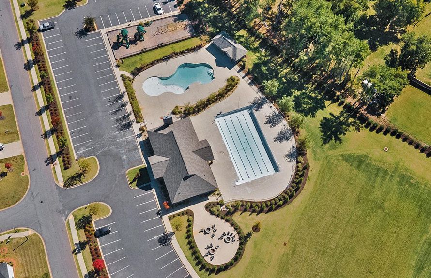 Resort Style Amenities