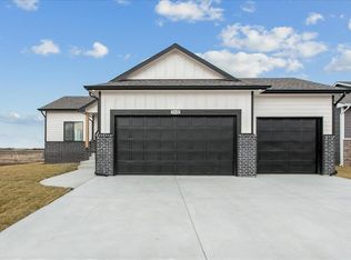 1510 E Midway Ct, Valley Center, KS 67147