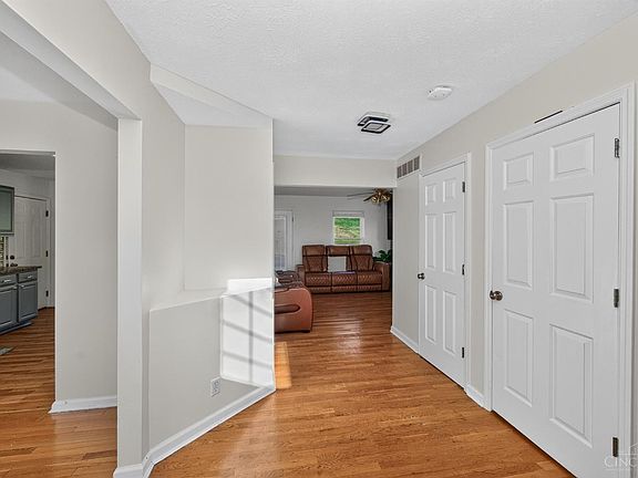 5th image of 11909 Winston Cir