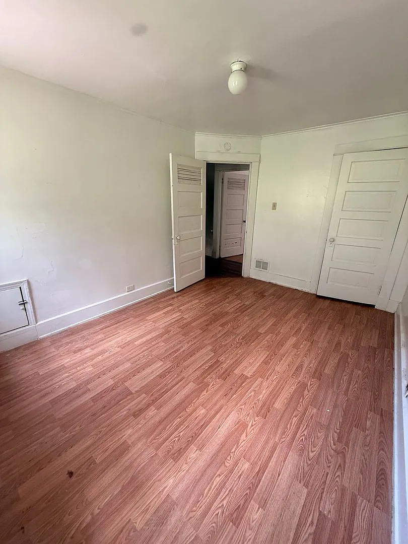 2 Bedroom 1 Bathroom Townhouse For Rent — Photo 3