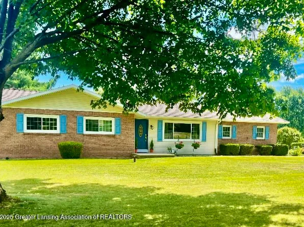 1649 Battle Creek Rd, Charlotte, MI 48813