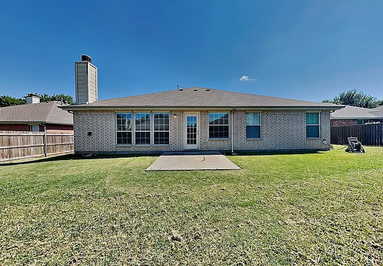 15748 Appaloosa Dr — Photo 17
