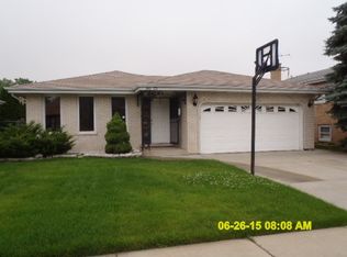 8625 Rutherford Ave, Burbank, IL 60459