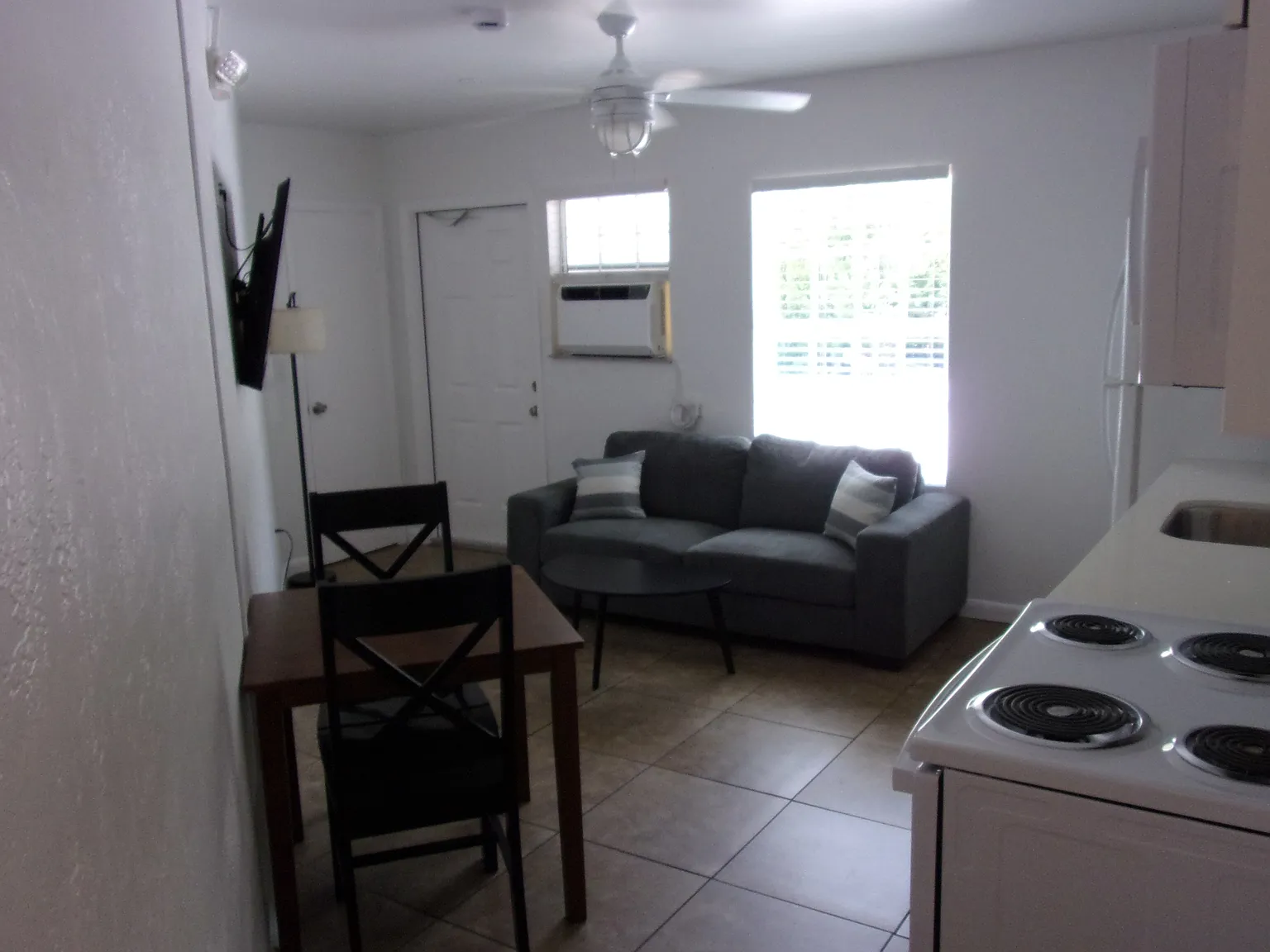 1 bed, 383 sqft, $1,900 — Photo 4