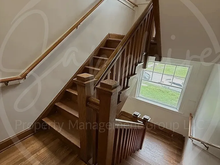 853 Barnett Ave — Photo 4