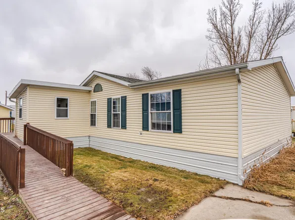 227 Connecticut St, Bismarck, ND 58504