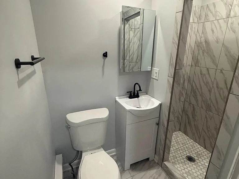 850 N 22nd St #6 — Photo 8