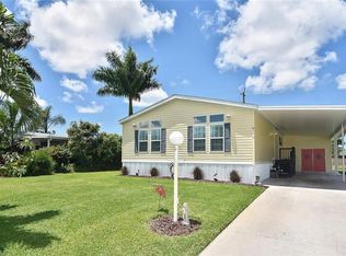 11 Chateau Way, Naples, FL 34112