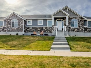 3863 S Beacon Dr, Saratoga Springs, UT 84045