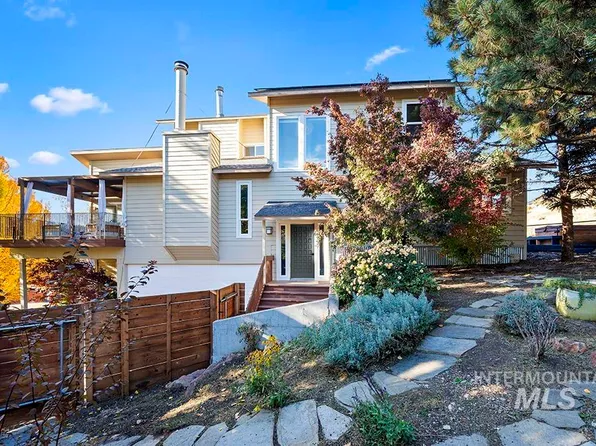 1430 E Shenandoah Dr, Boise, ID 83712