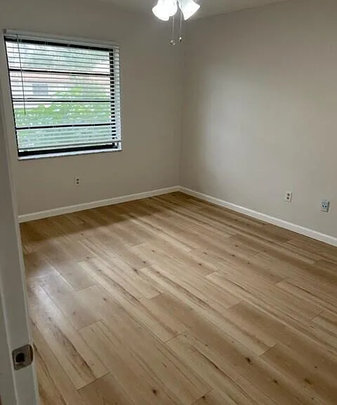 8436 Cypress Ln #7D — Photo 16