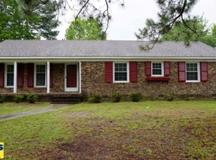 490 Waterbury Dr, Fayetteville, NC 28311