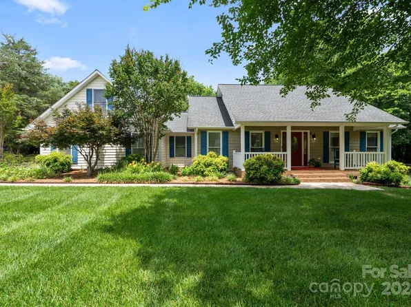 159 Mobeal Ln, Statesville, NC 28625