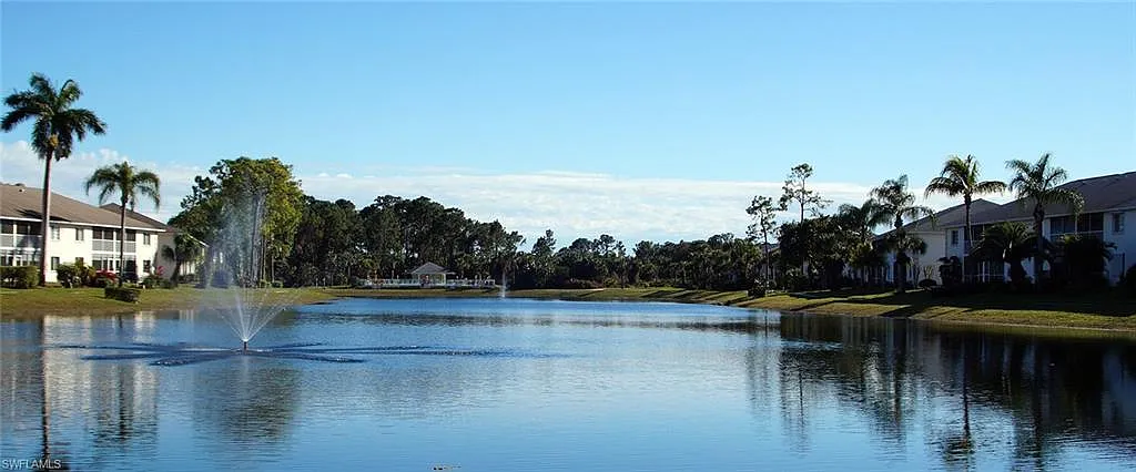 3 bed, 2.0 bath, 1639 sqft, $2,300 — Photo 2