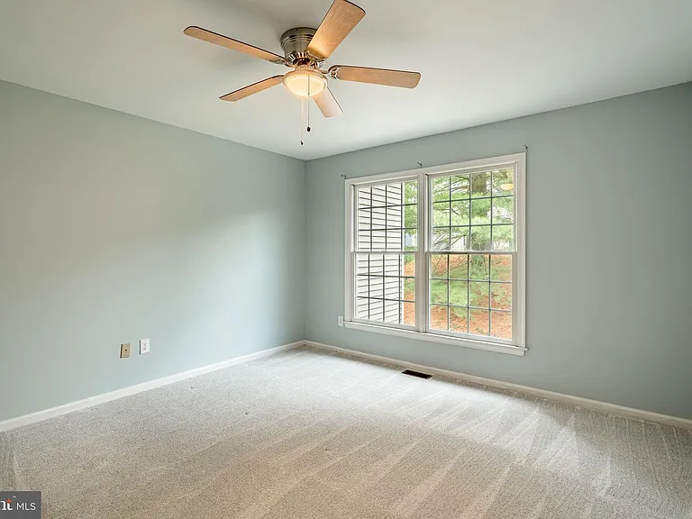 9 Oak Leaf Ln — Photo 28