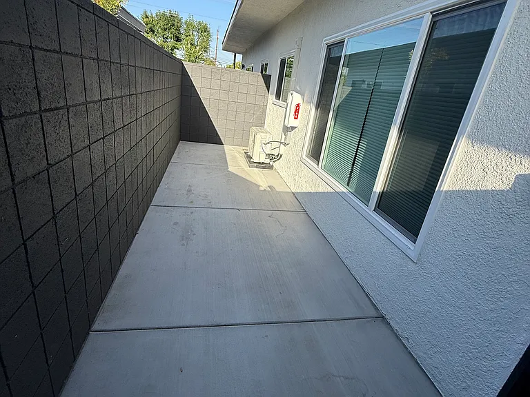 1509 N Hollywood Way #B — Photo 20