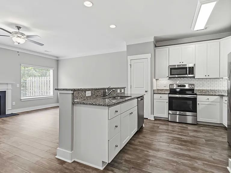 730 Elmbrook Dr — Photo 8