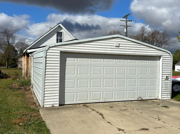 3334 Valley Dr, Adrian, MI 49221