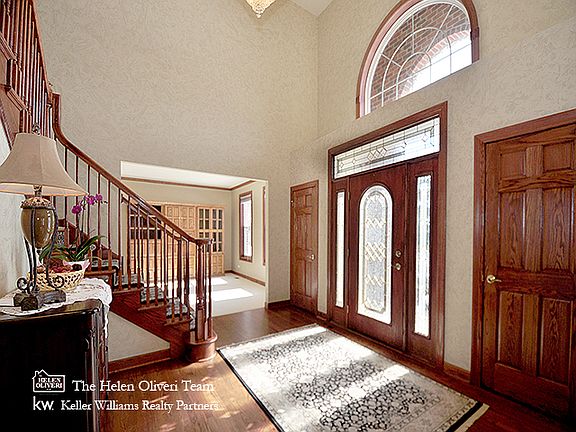 3rd image of 4 Harrington Ct