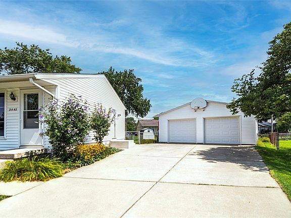 2nd image of 2442 De Soto Ct