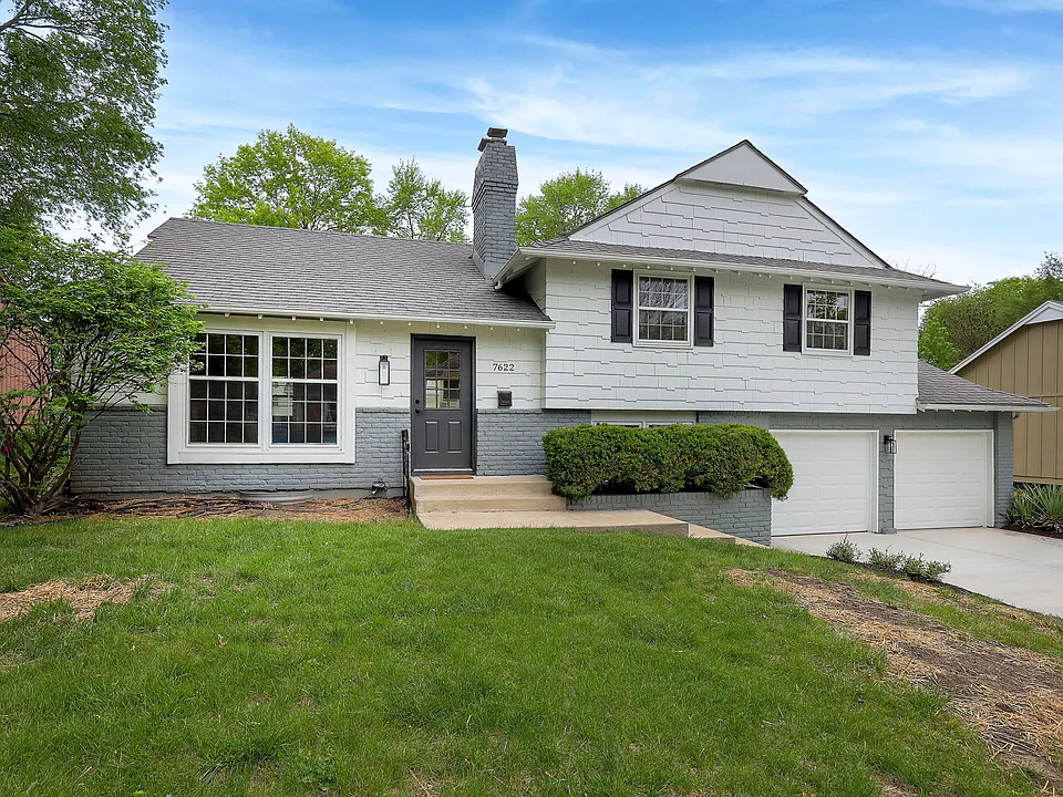 7622 W 97th Ter