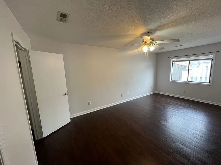 1411 Turkey Ridge Rd #D — Photo 10