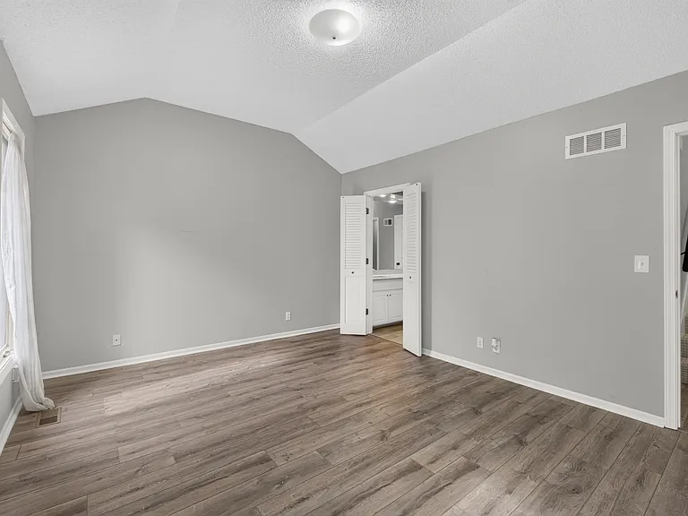 12044 Hemlock St — Photo 10