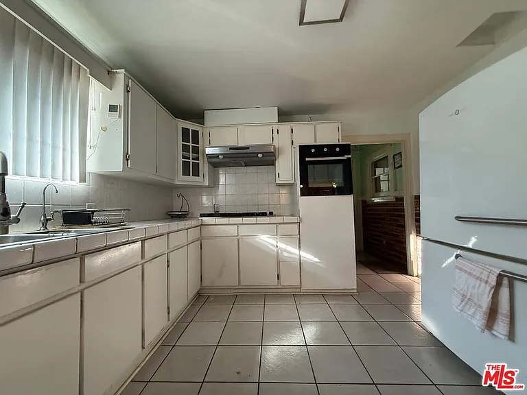9900 Laurel Canyon Blvd — Photo 7