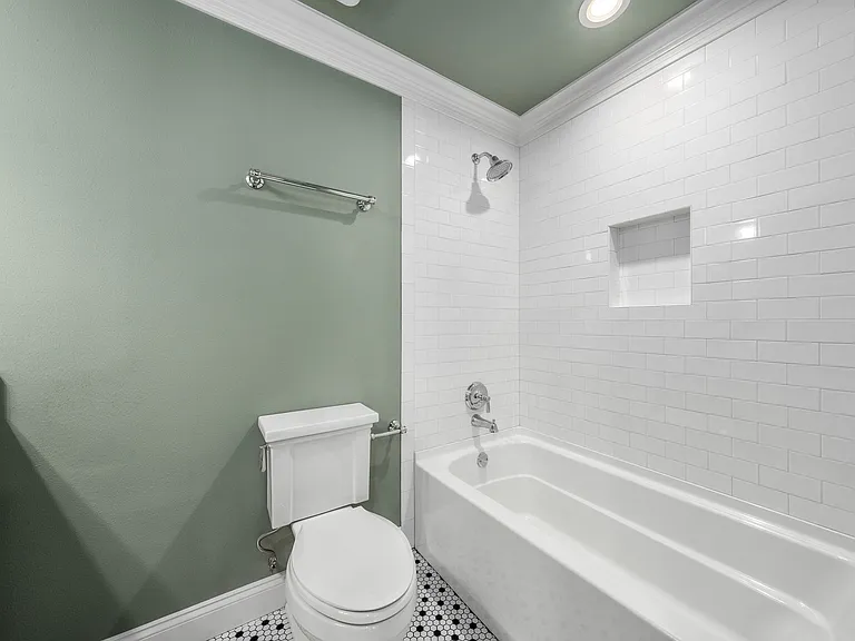 29011 Woodland Dr — Photo 45